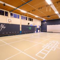 Bauer Gymzaal in de avond Bauer Gymzaal in de avond