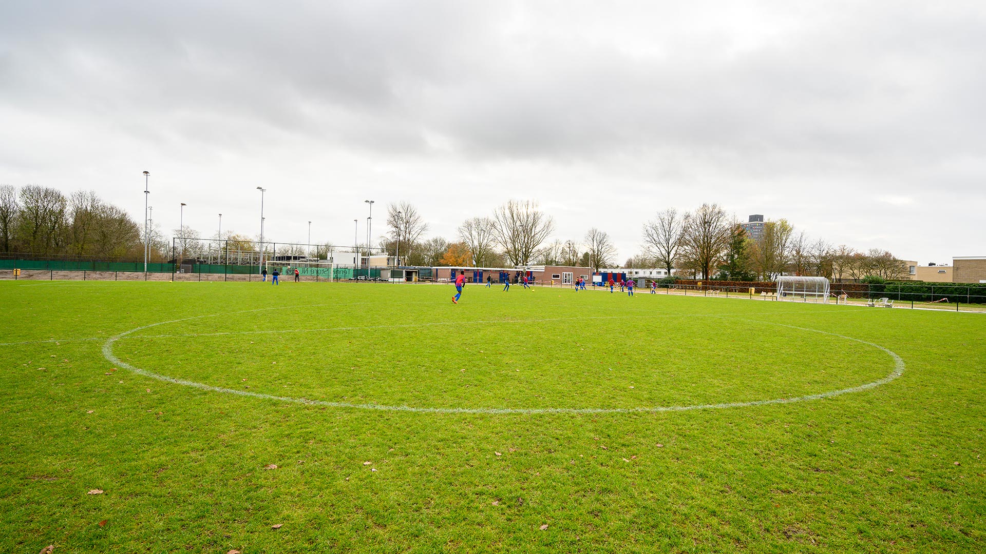 Elsweide Sportpark voetbalveld met spelers