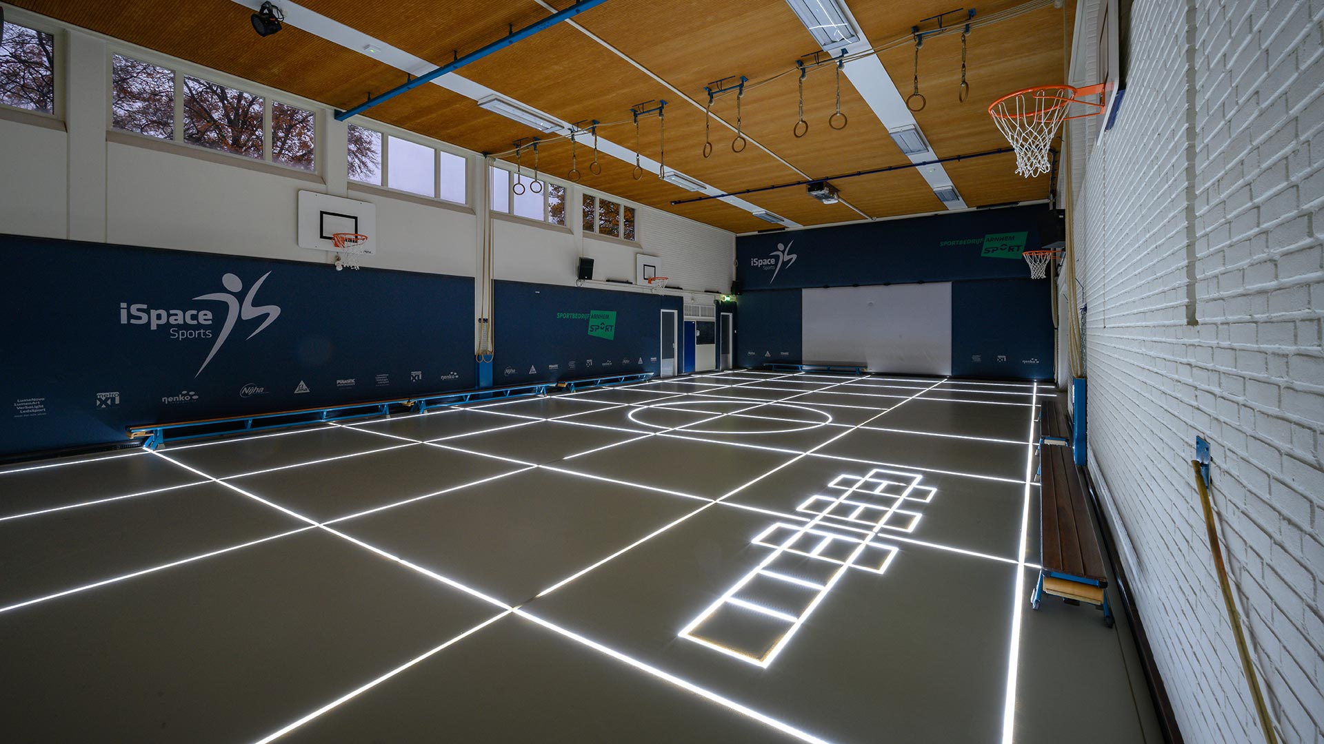 Bauer Gymzaal strepen verlicht